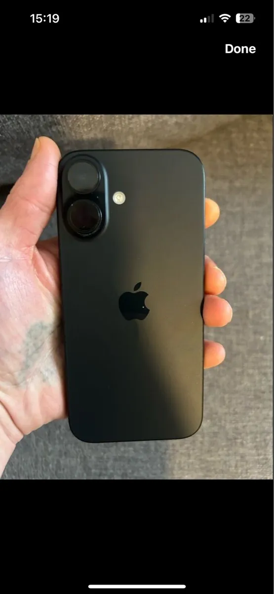 Iphone 16 unlocked128gb 98% battery - Image 3