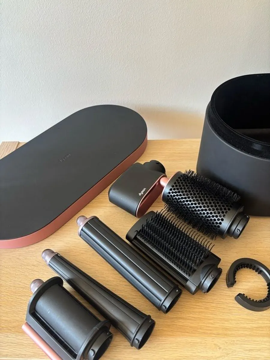 Multi-styler and dryer - Image 2