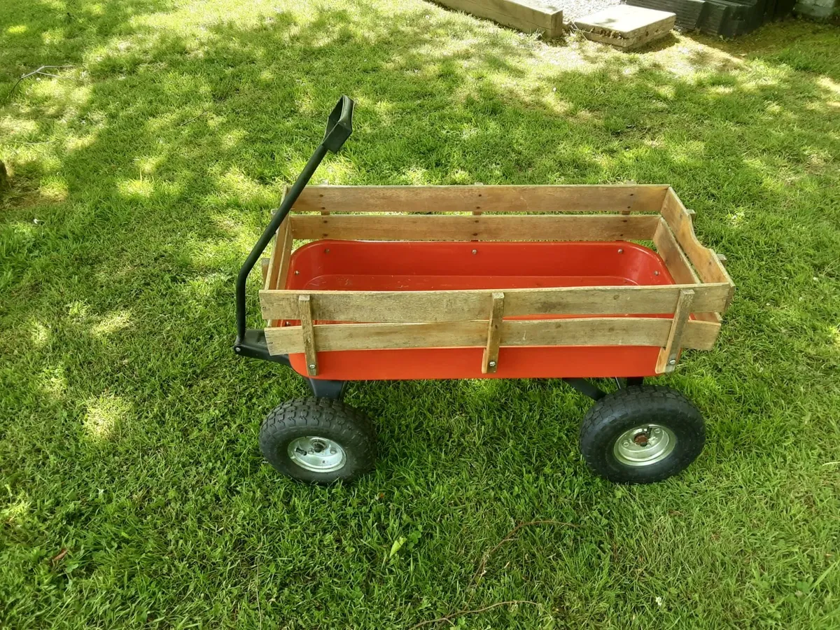 Children's pull along wagon /Garden wagon - Image 1