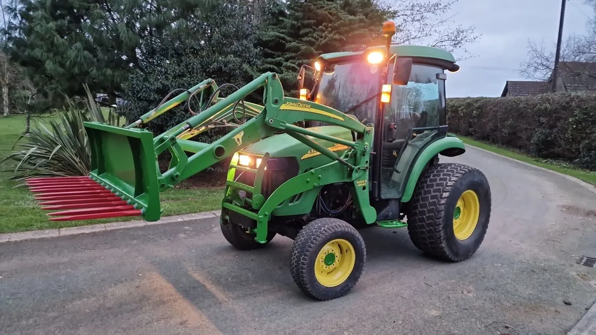 John Deere 50hp Compact Tractor - Image 1