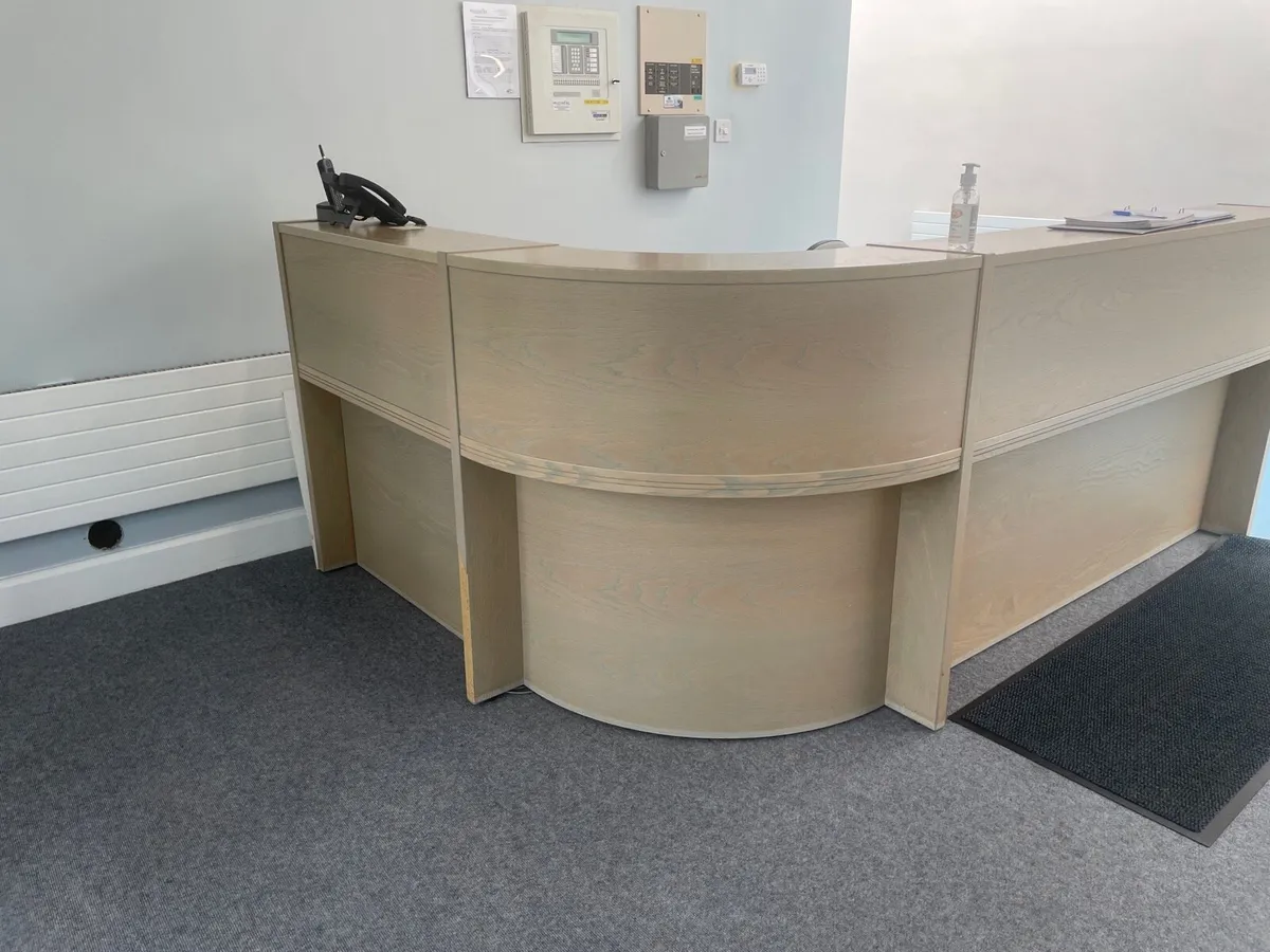 Reception Desk - Image 3