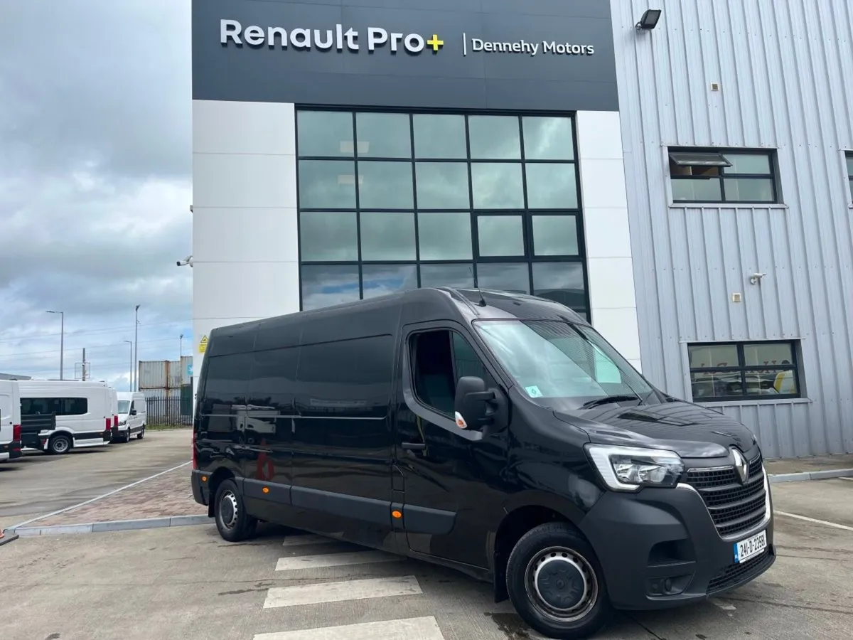 Renault Master FWD LM35 Blue DCI 135 Business - Image 2