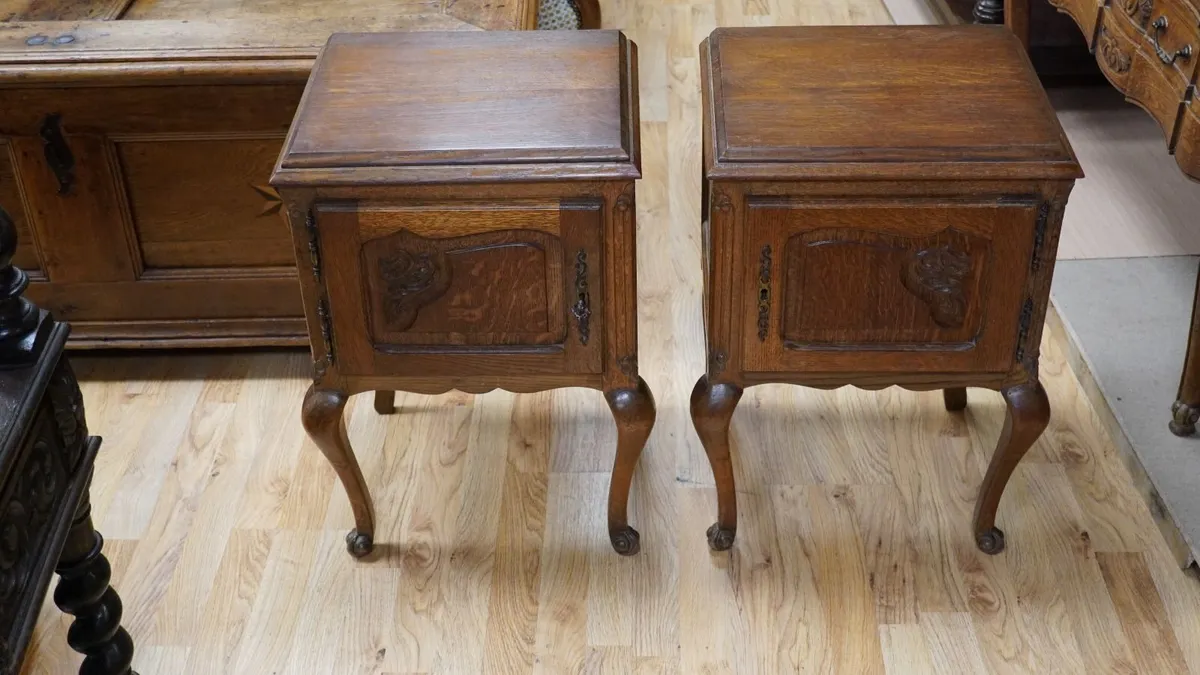 Pair of French Oak Bedside Cabinets - Image 2