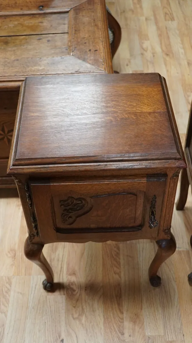 Pair of French Oak Bedside Cabinets - Image 3