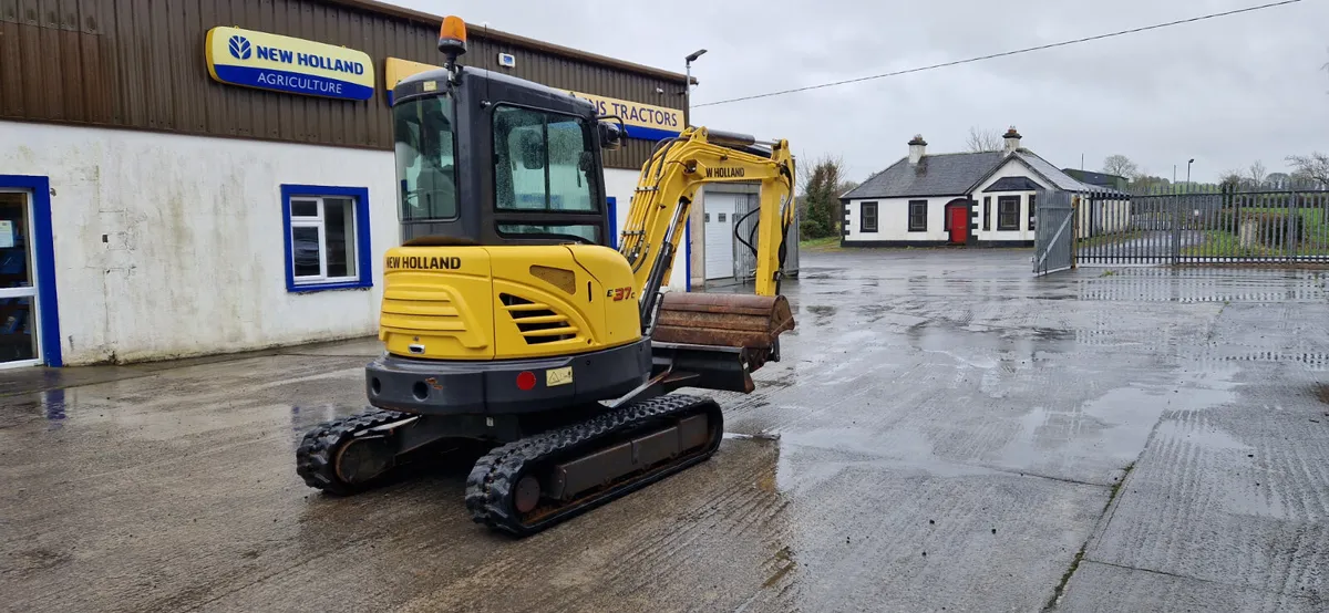 New Holland E37C - Image 4