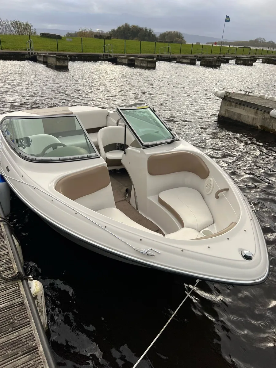 Four Winns Horizon 180 - Image 1