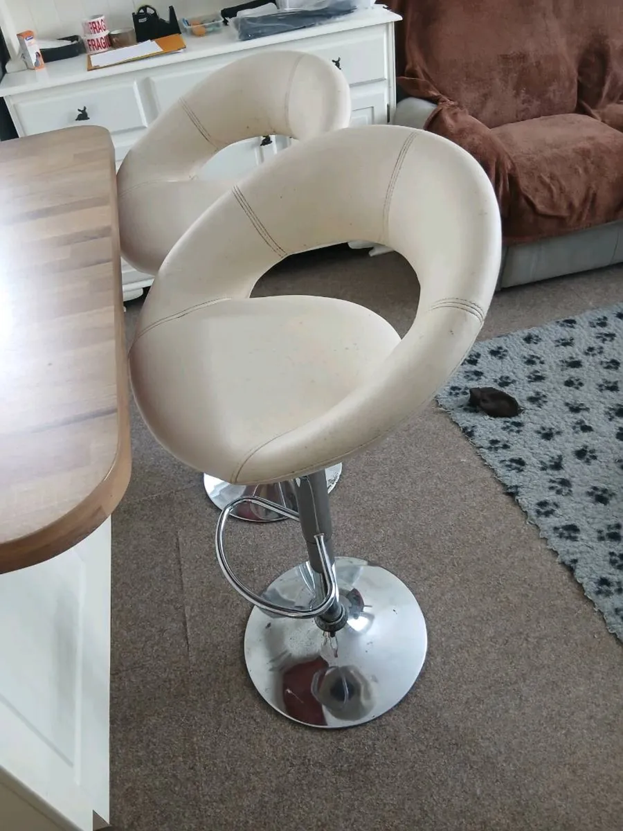 Bar stools - Image 1