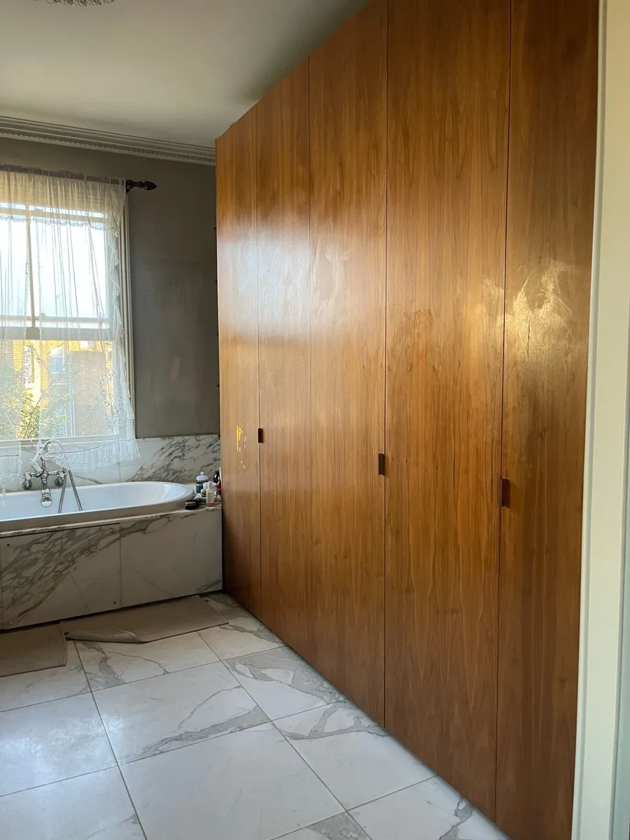 Built in wardrobe - Image 1