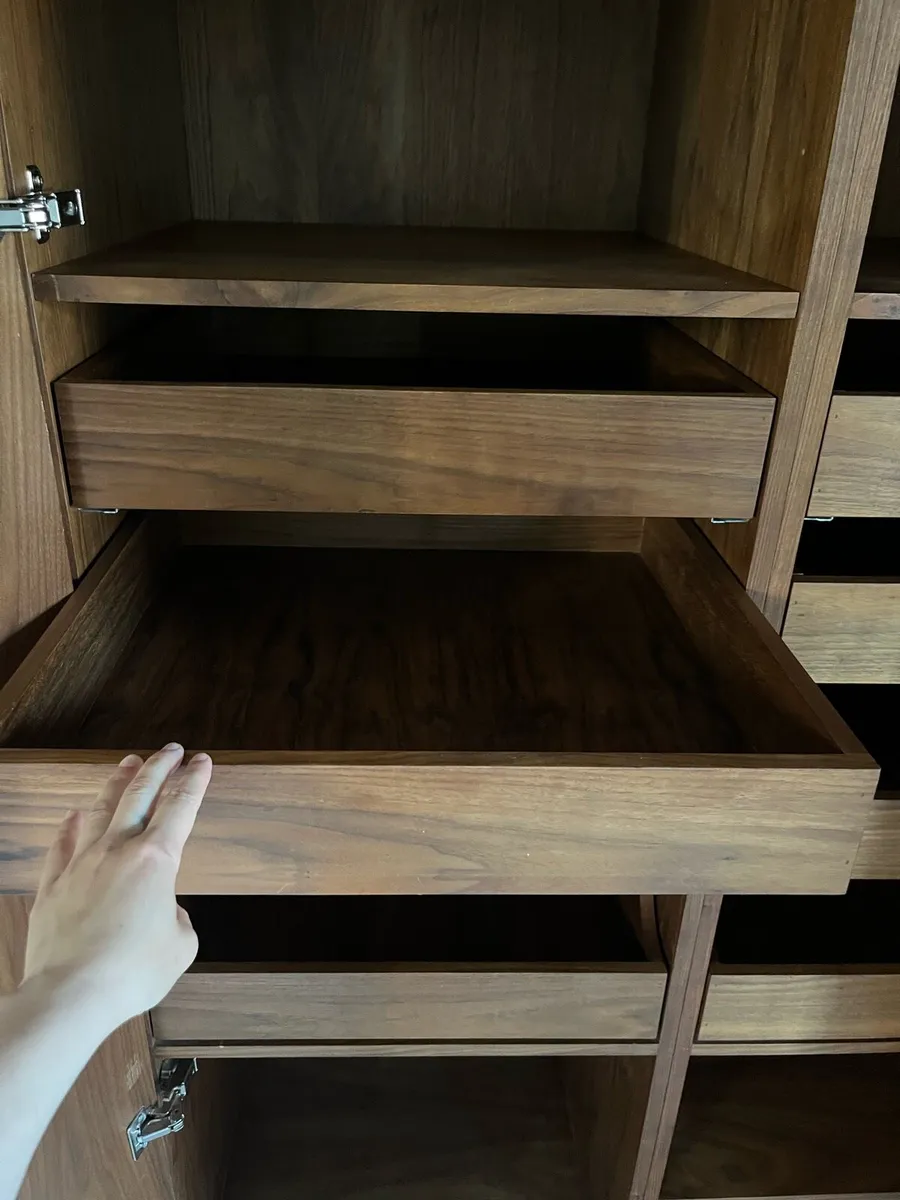 Built in wardrobe - Image 4