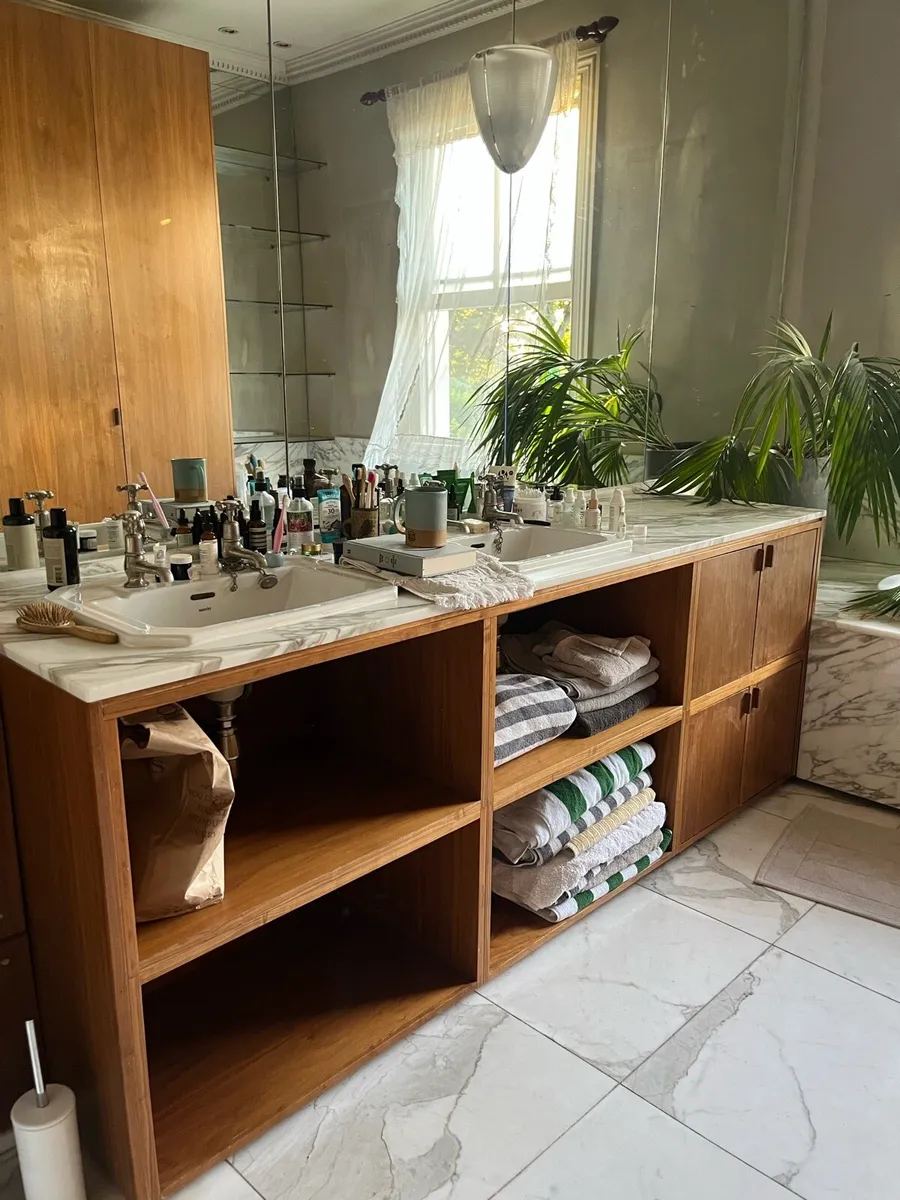 Built in sink with original Nickle taps and basen - Image 1