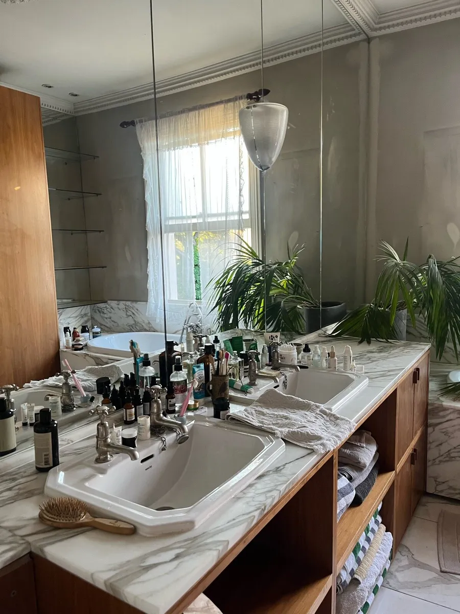 Built in sink with original Nickle taps and basen - Image 2