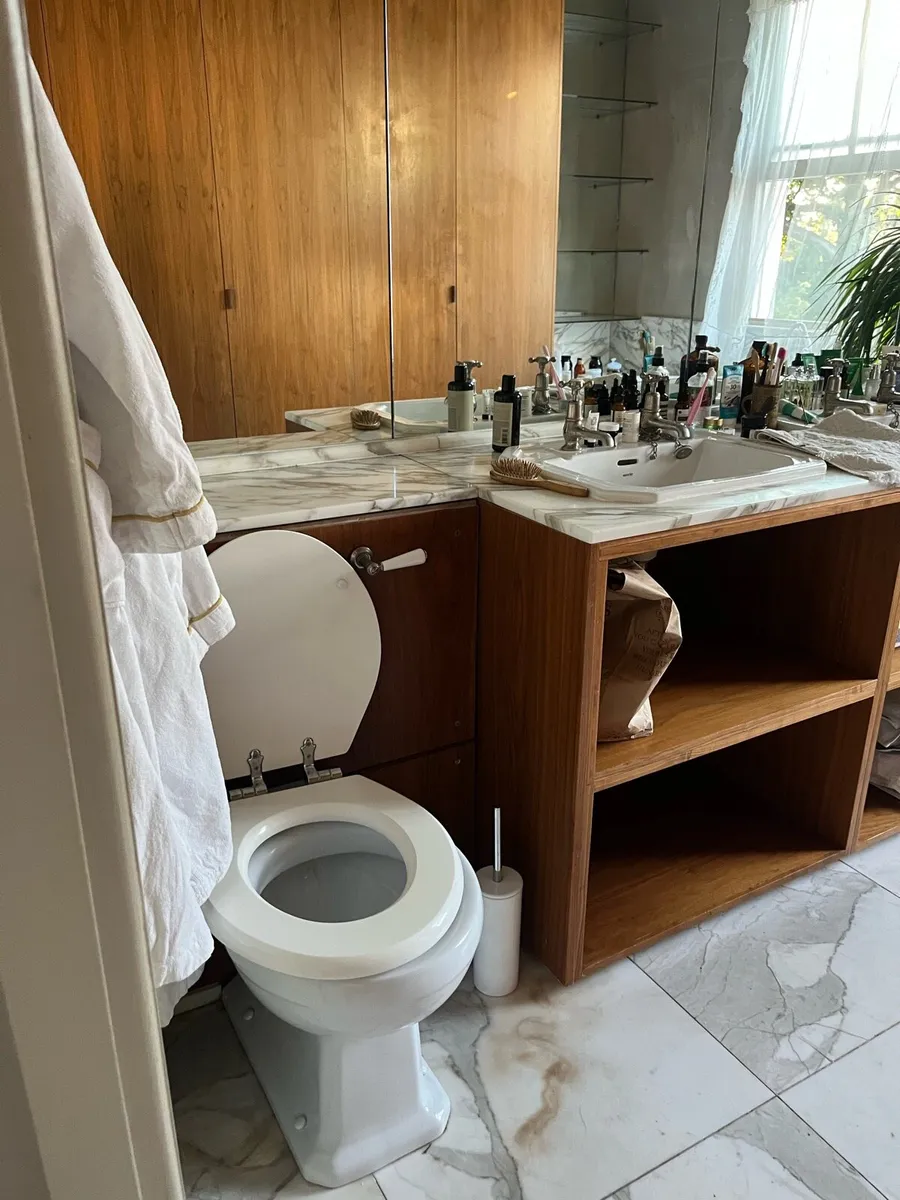 Built in sink with original Nickle taps and basen - Image 3