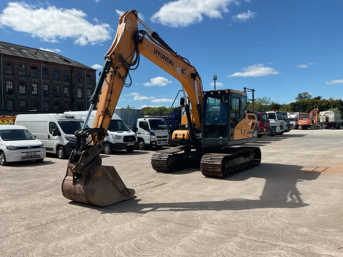 2016 Hyundai HX140 L Tracked Excavator - Image 2