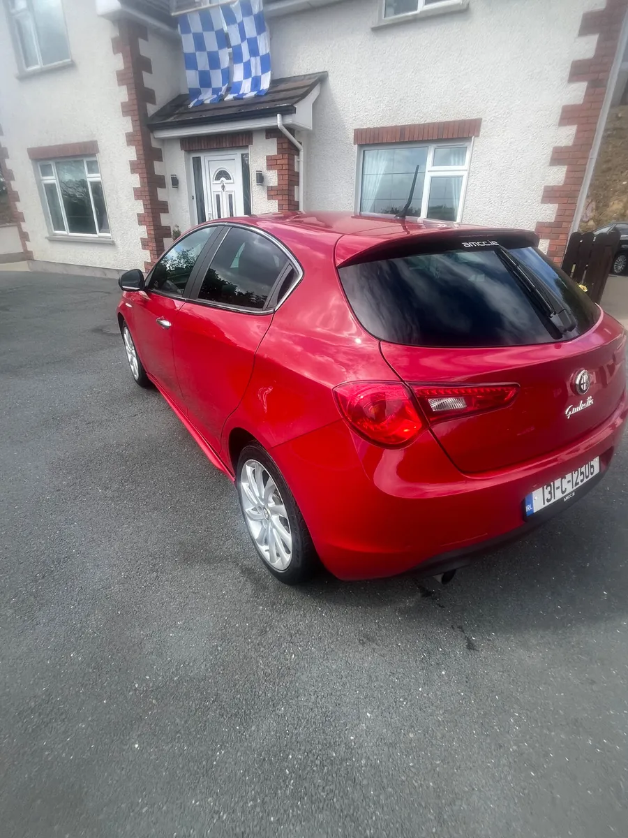 2013 Alfa guiletta petrol Automatic - Image 4