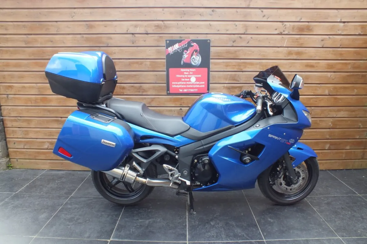 2015 Triumph Sprint 1050 GT (Mint) - Image 2