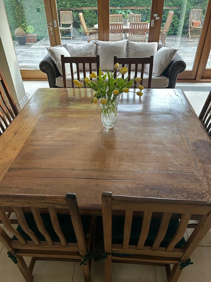 Dining table - Image 1