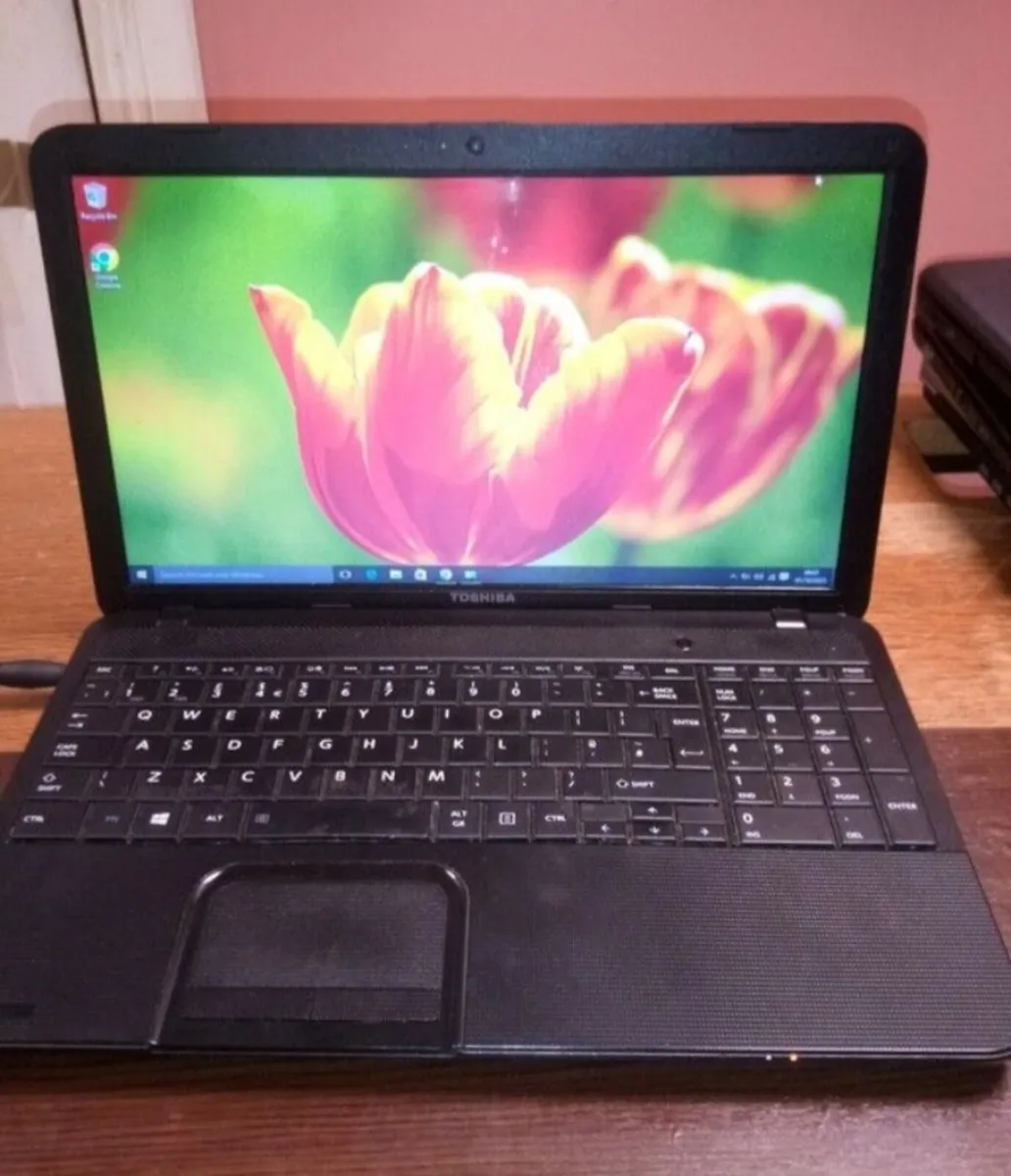 Job lot laptops for parts - Image 4