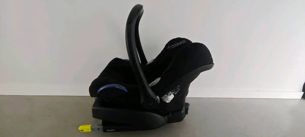 Maxi Cosi car seat - Image 2