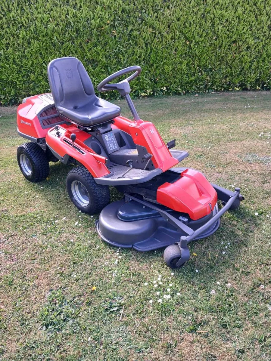 Husqvarna Rider 18 with the combi 112 deck - Image 1