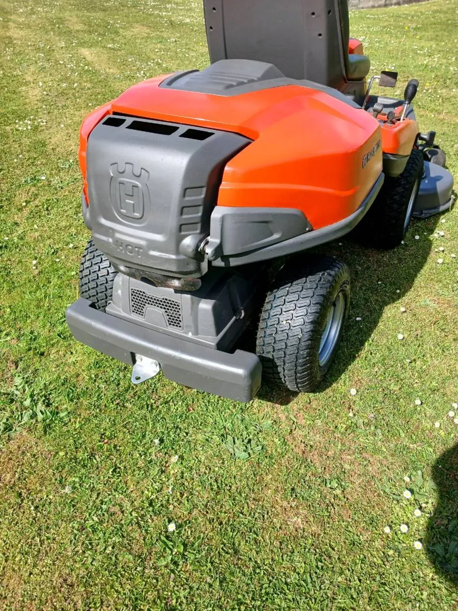 Husqvarna Rider 18 with the combi 112 deck - Image 4