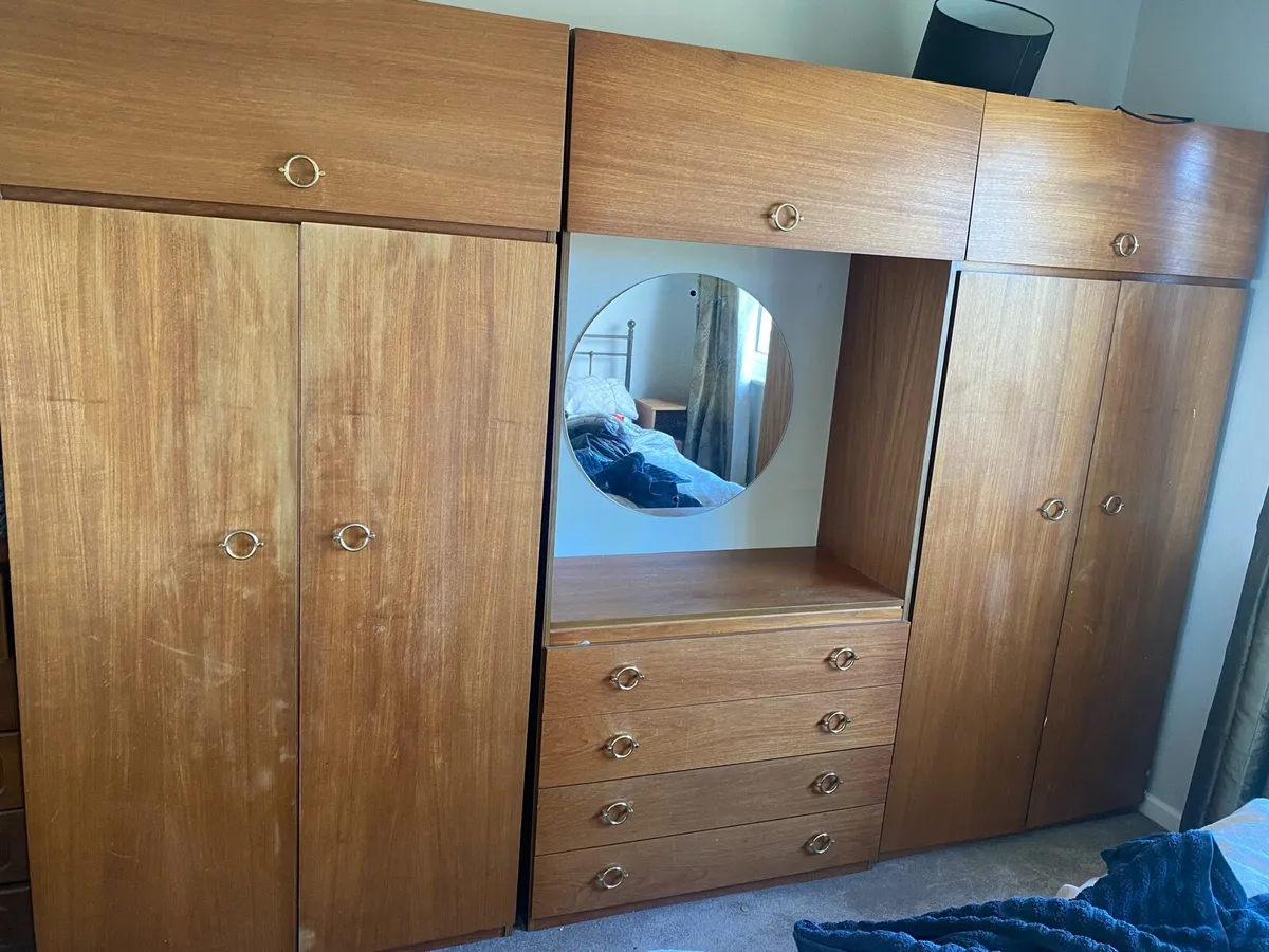 3 piece wardrobe FOR FREE - Image 1