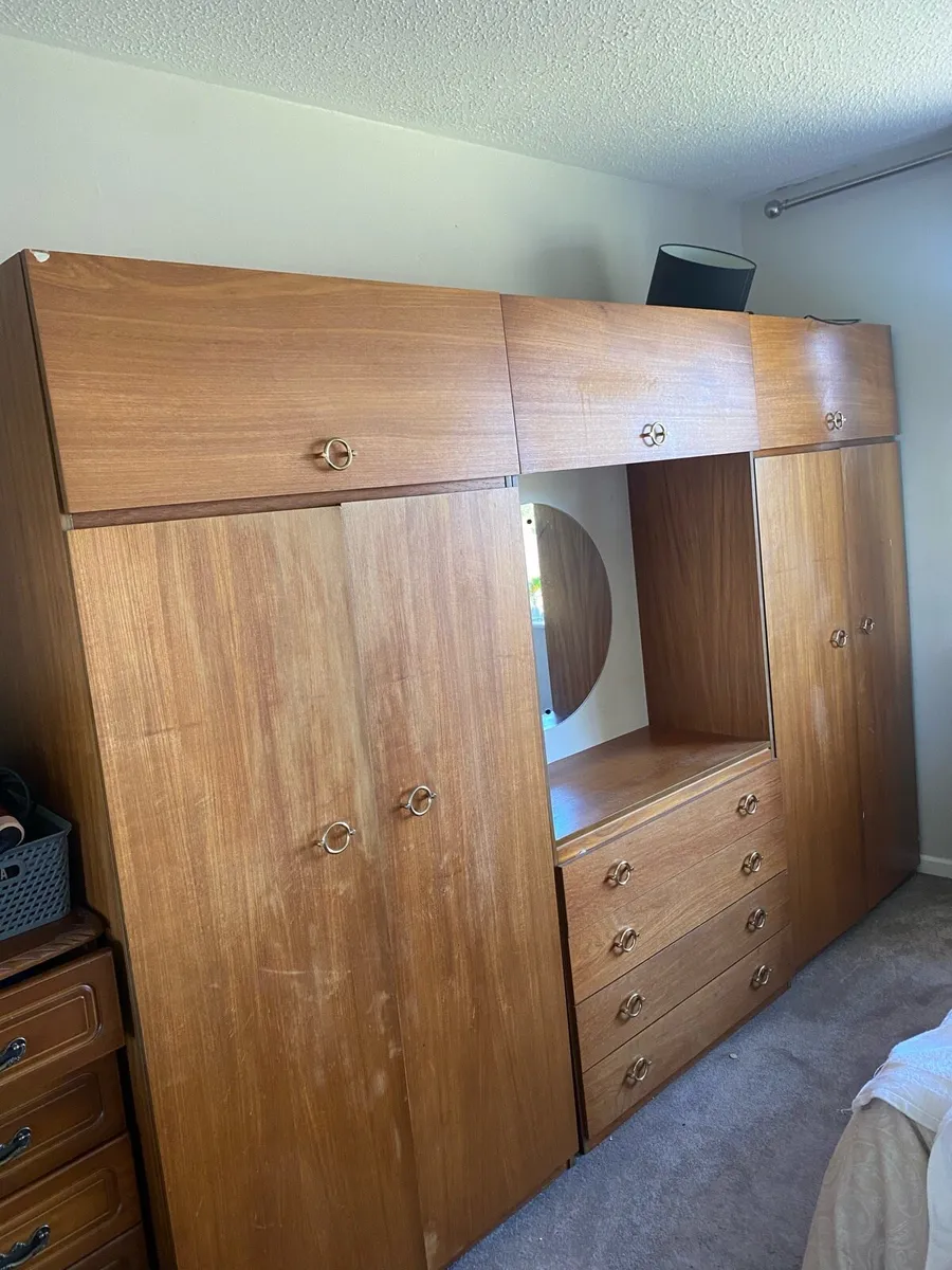 3 piece wardrobe FOR FREE - Image 2