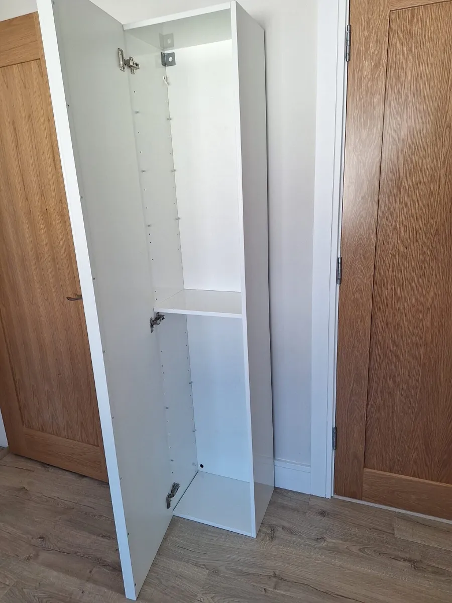 Bathroom shelves - Image 4
