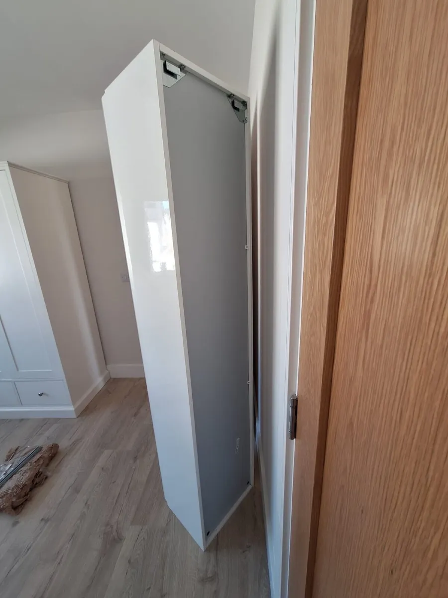 Bathroom shelves - Image 3