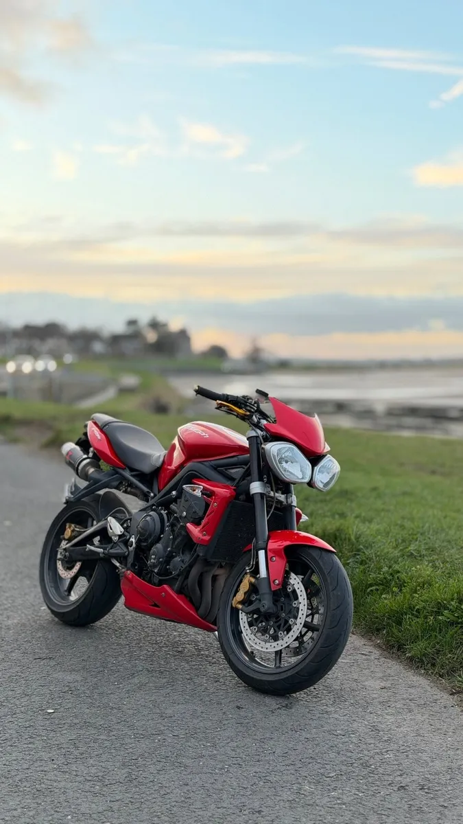 Triumph Street Triple 675 R - Image 1