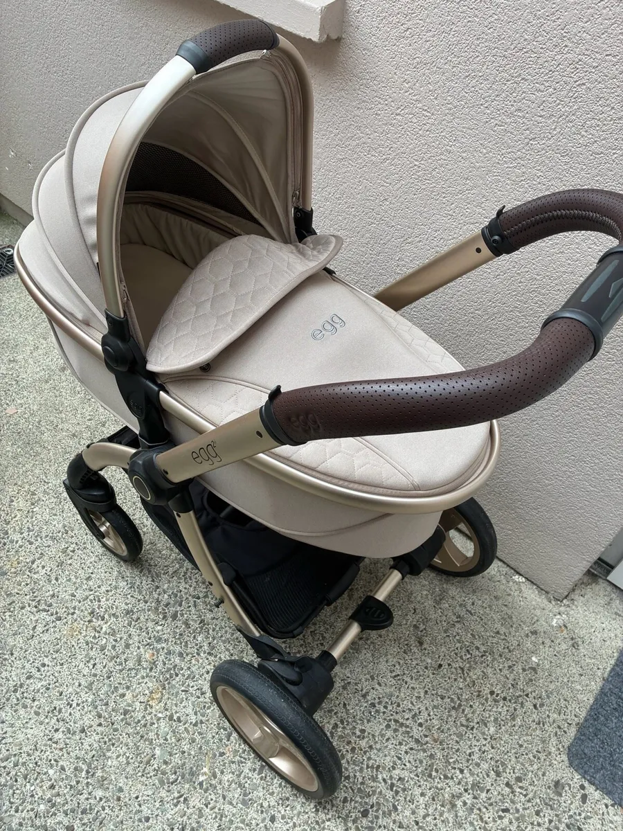 EGG2 LUXURY STROLLER SET - Image 1