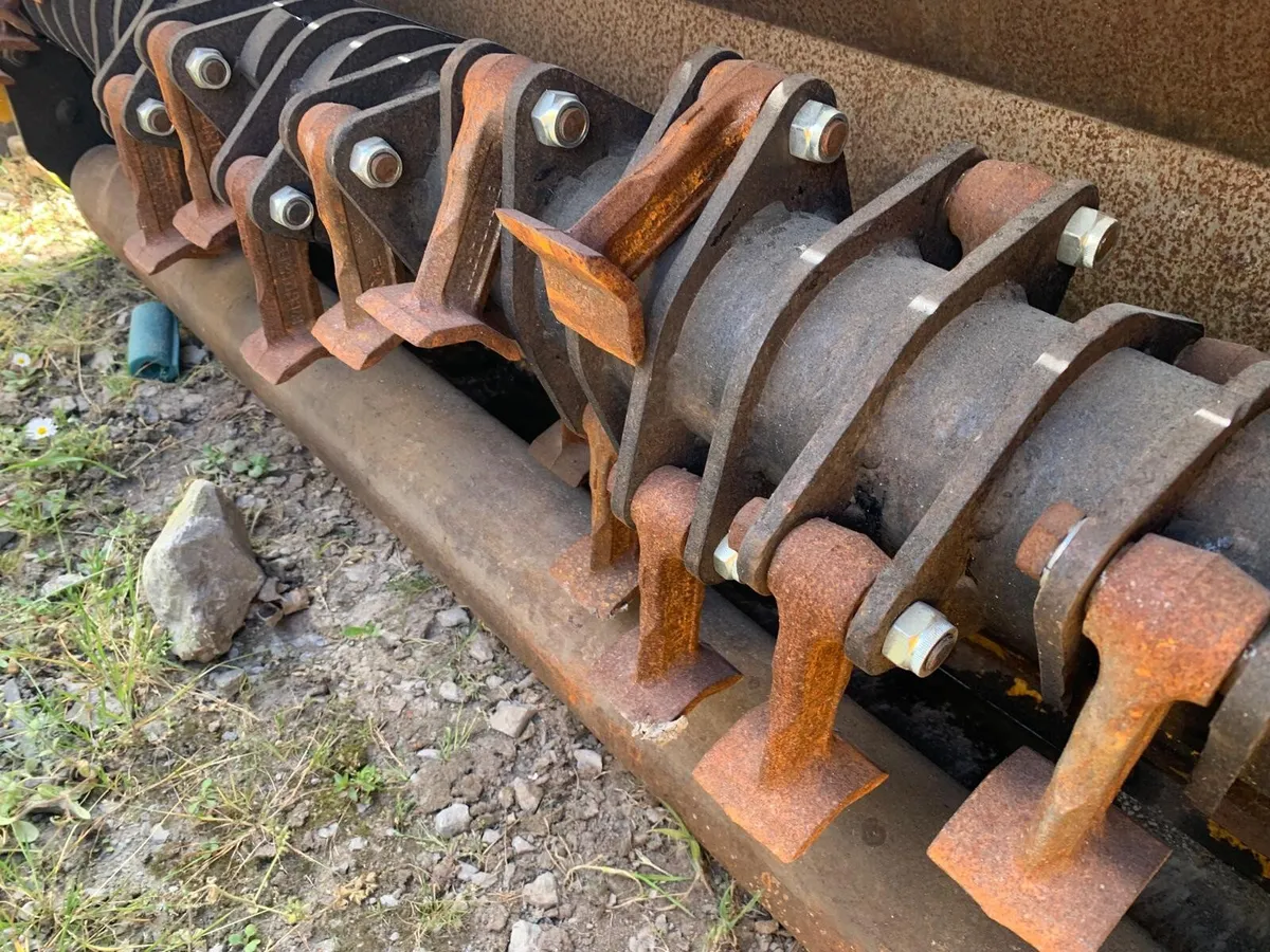 MCCONNEL 1.5M 65HP HYD ROLLER - Image 2
