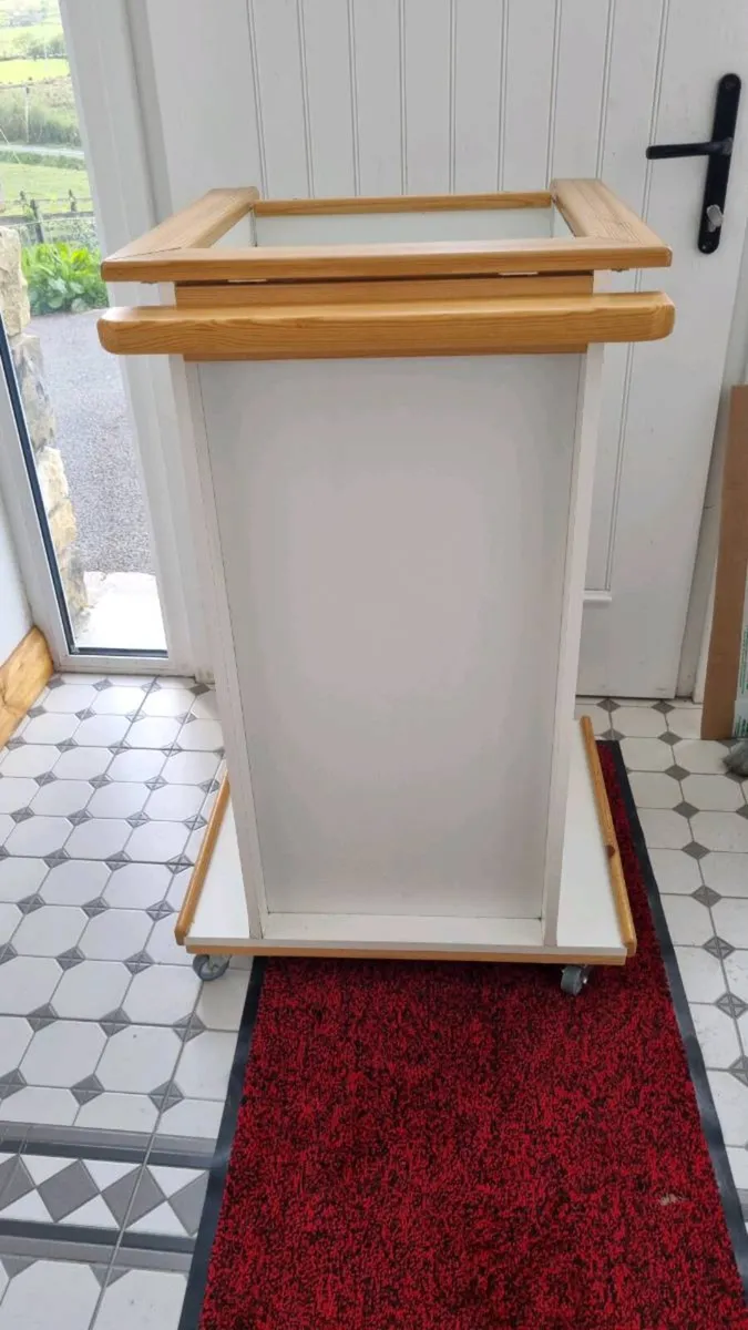 Kitchen helper adjustable height - Image 1