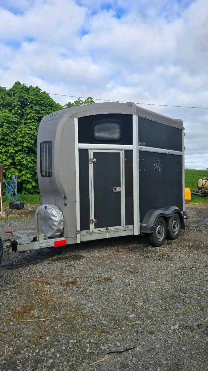 Nugent horse box - Image 3