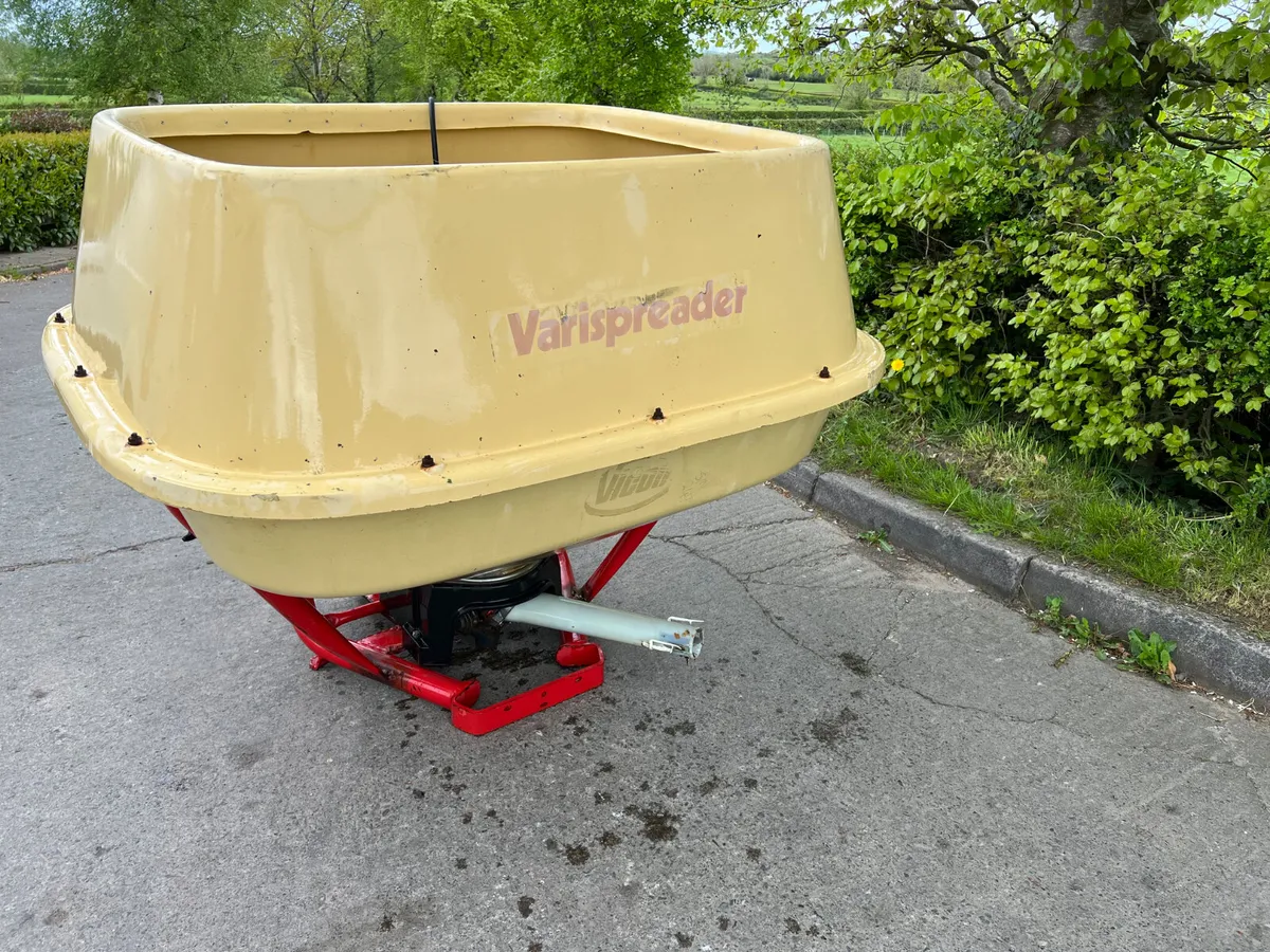 Vicon PS04 Fertilizer Spreader - Image 1