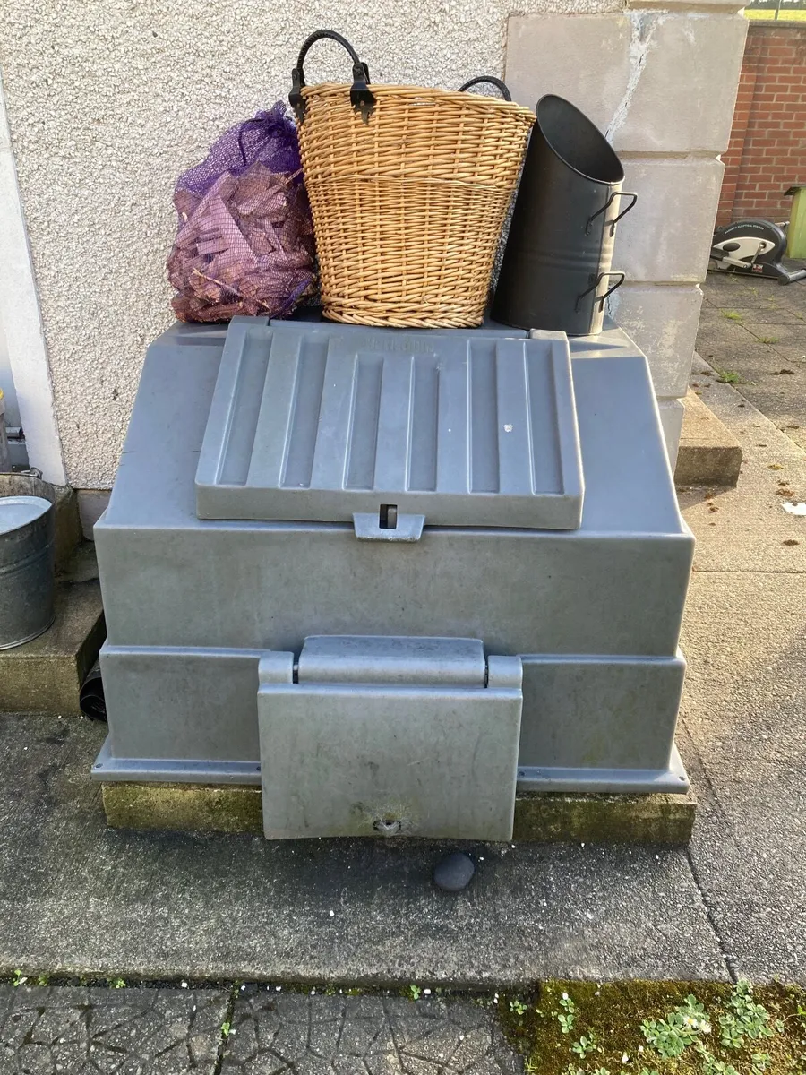 Coal Bunker, 4 (20kg) bags smokeless coal etc. - Image 2