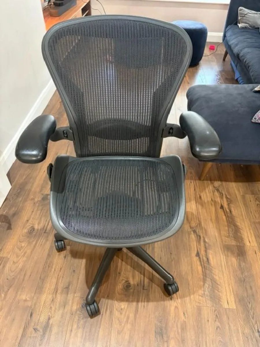 Herman Miller Aeron Chair – Size B - Image 1