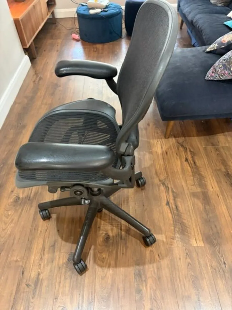 Herman Miller Aeron Chair – Size B - Image 3