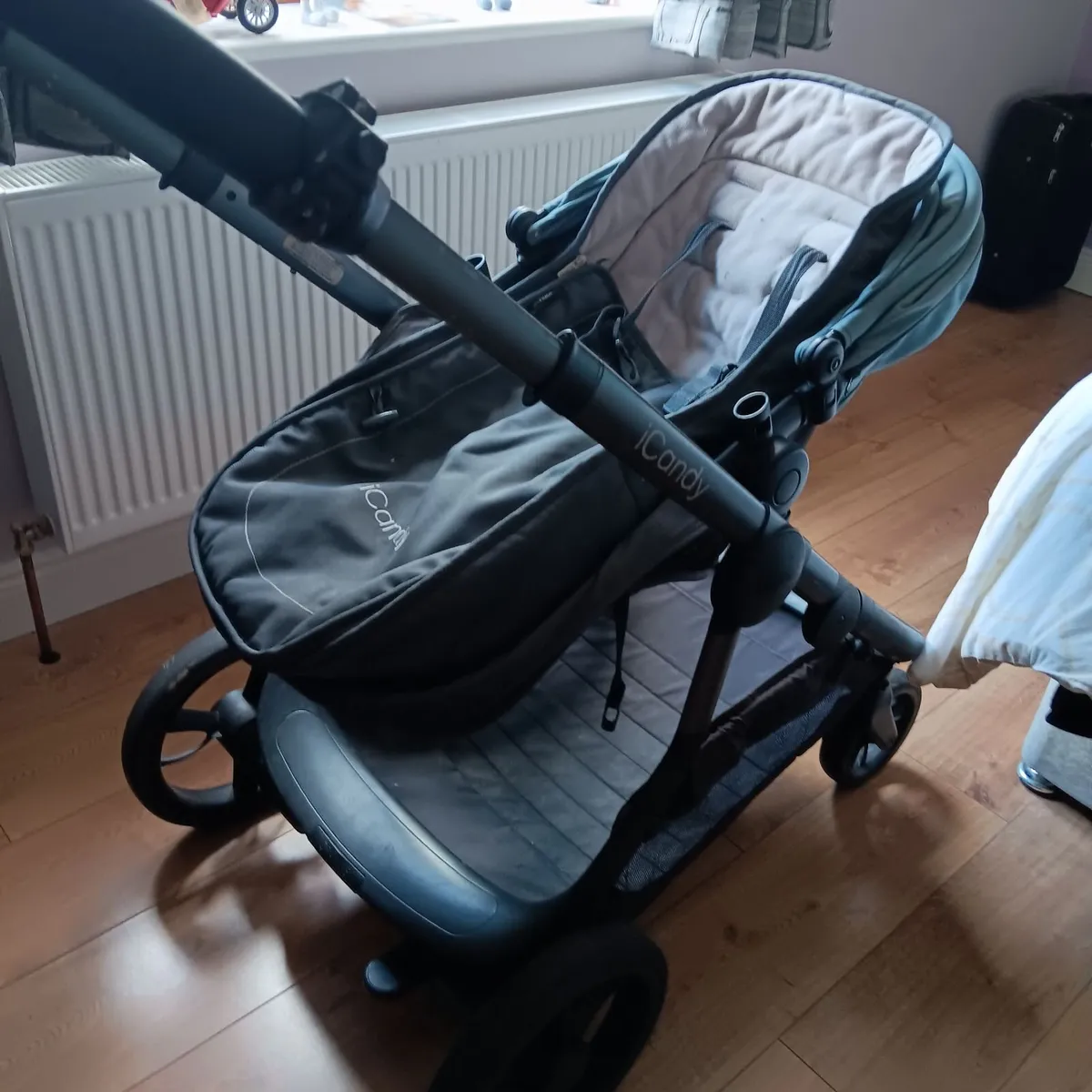 Baby play chair and buggy - Image 3