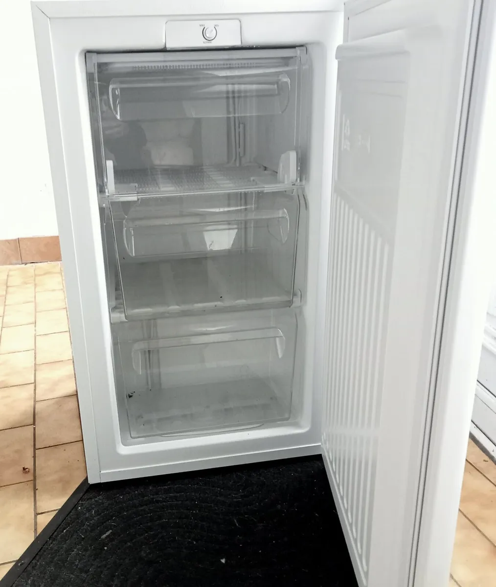 Fridge and freezer - Image 2