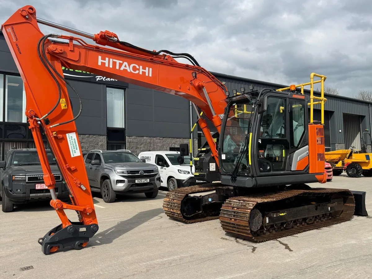 2023 HITACHI ZX135 USBL-7 - Image 4