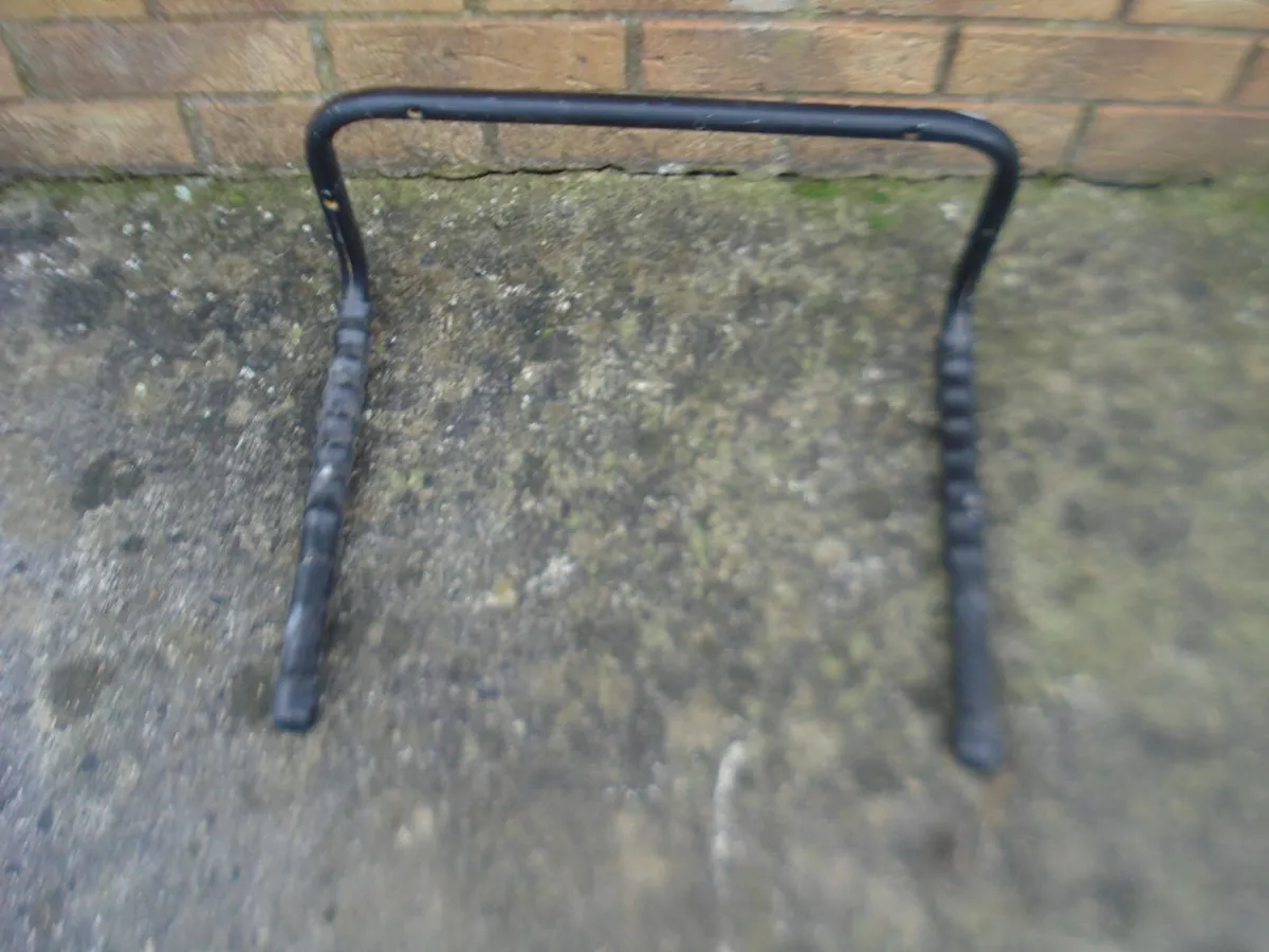 GARDEN METAL WALL MOUNTED HOSE & SUNDRY HOLDERS. - Image 2