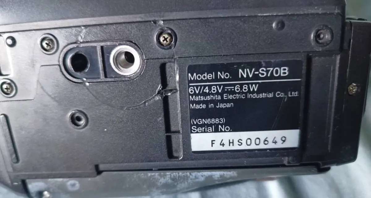 Panasonic NV-S70B PalmCorder for Parts/Repair - Image 2