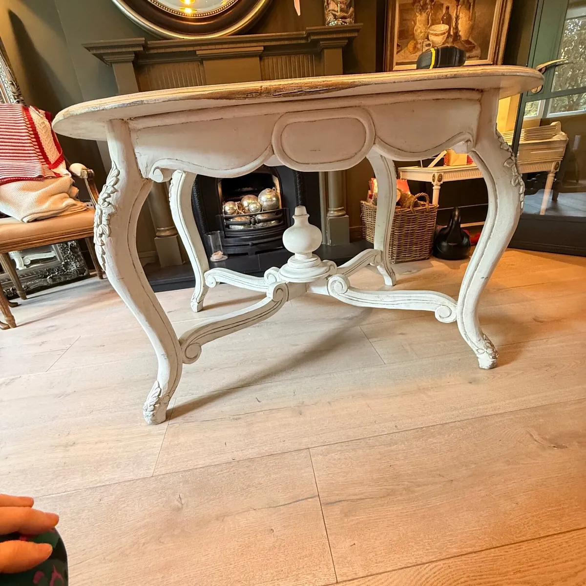 Ex Shop display table 47 width  39 length 30hight - Image 1