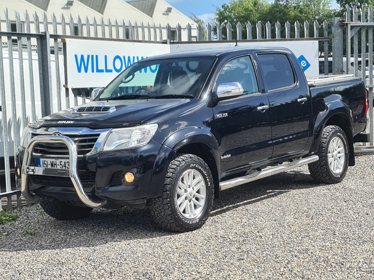 Toyota Hilux 3.0 d4d invincible automatic 2015 - Image 1