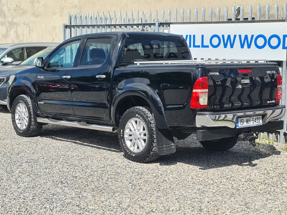 Toyota Hilux 3.0 d4d invincible automatic 2015 - Image 4