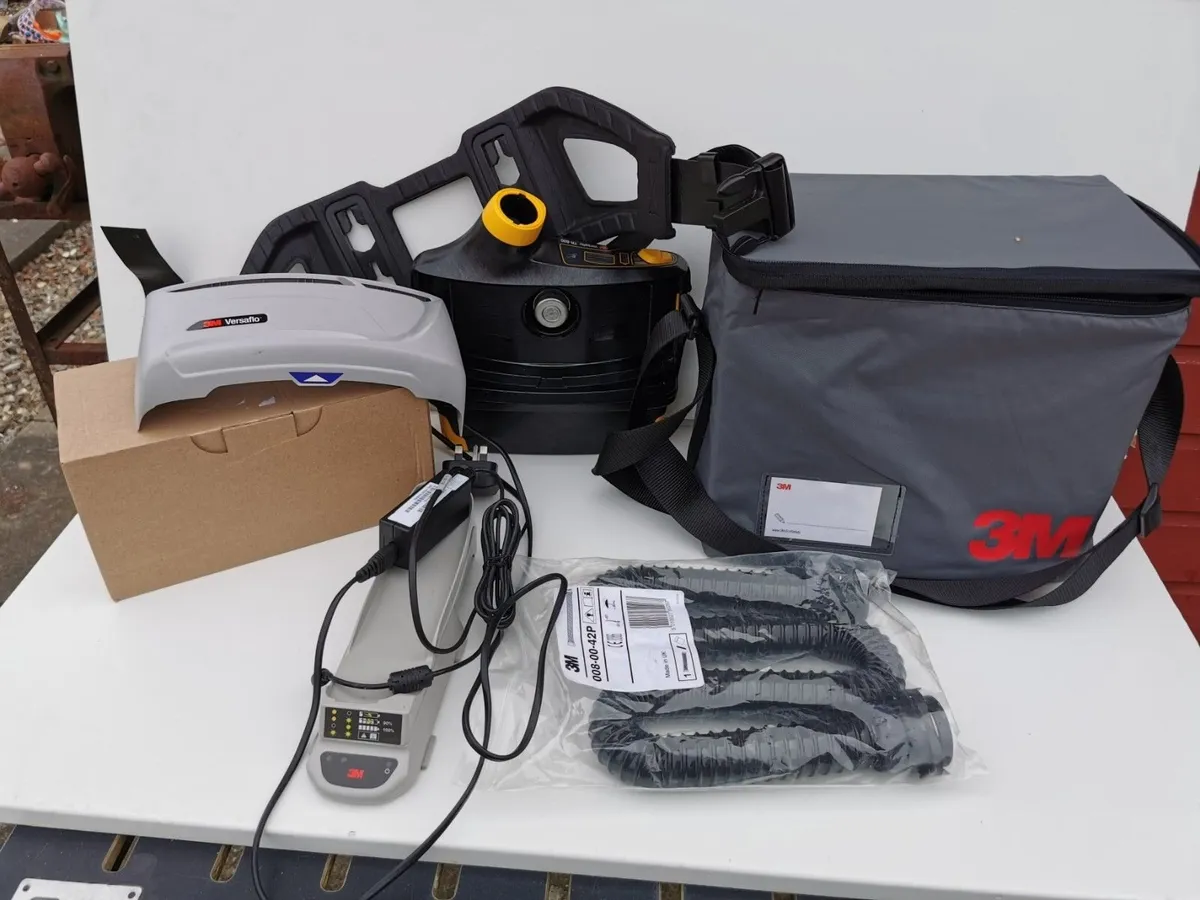 3M Versaflo Tr 800 Series Powered Air Respirator - Image 1