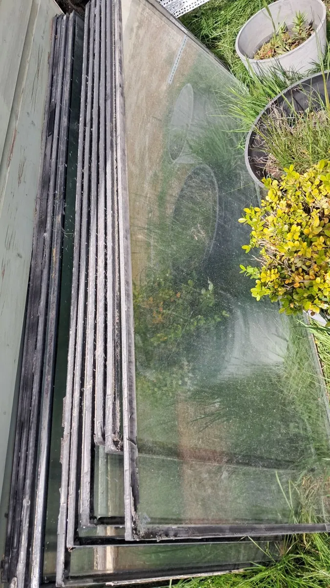 12 Panes of glass - Image 4