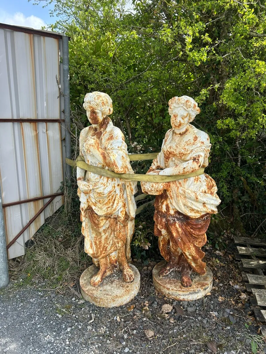 Four seasons cast statues - Image 1