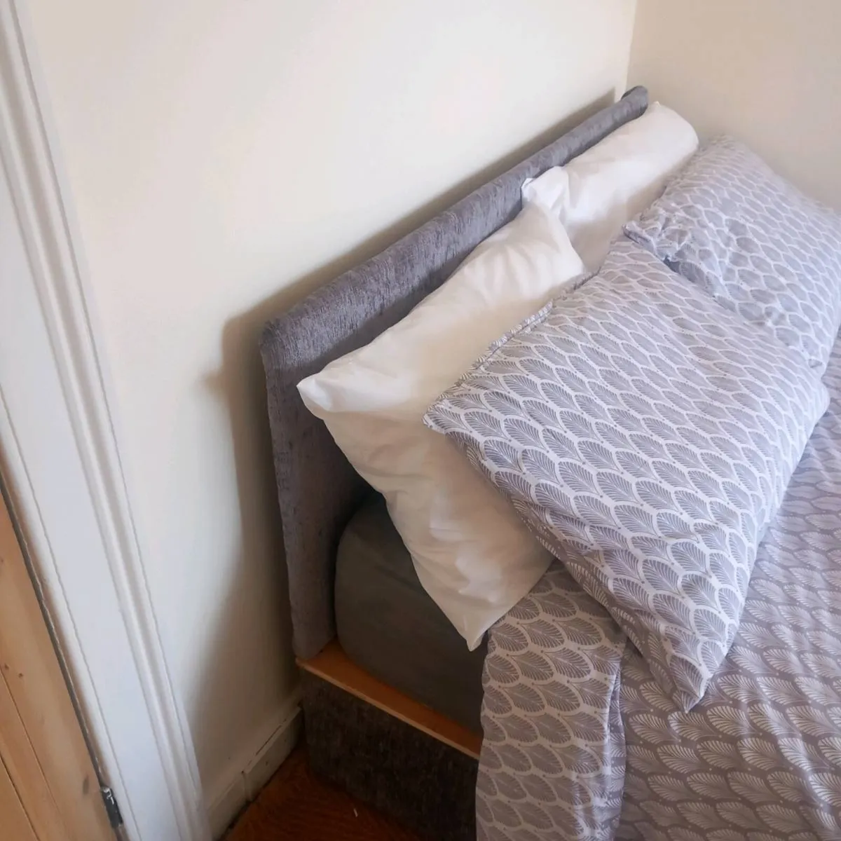 Double bed and brand new emma mattress - Image 3