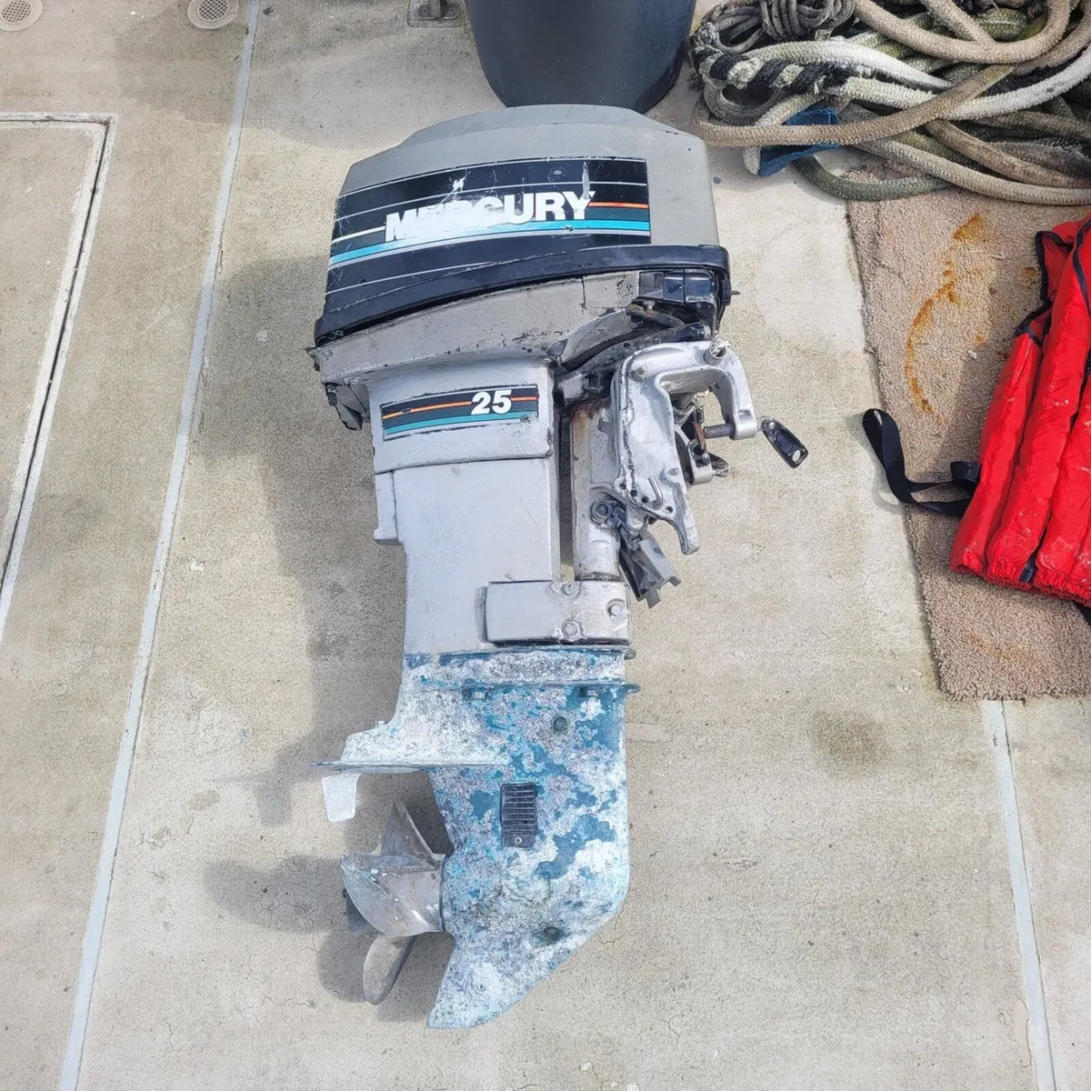 25hp Mercury outboard 2-stroke - Image 1